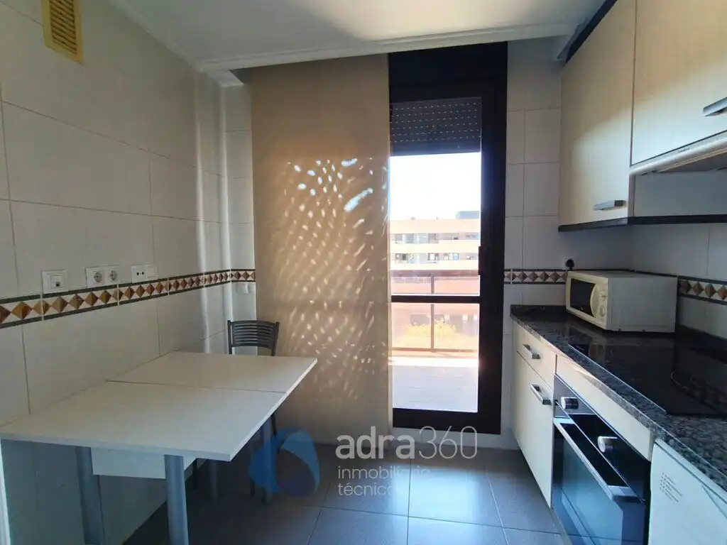 Kitchen of Flat for rent in  Logroño  with Air Conditioner, Heating and Storage room
