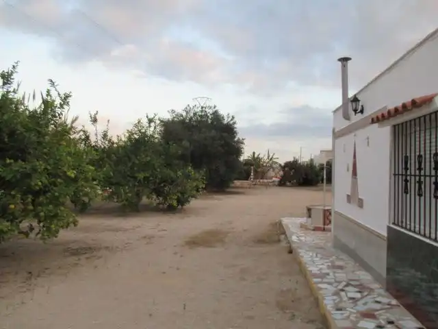 Terreno industrial en venta en Cullera