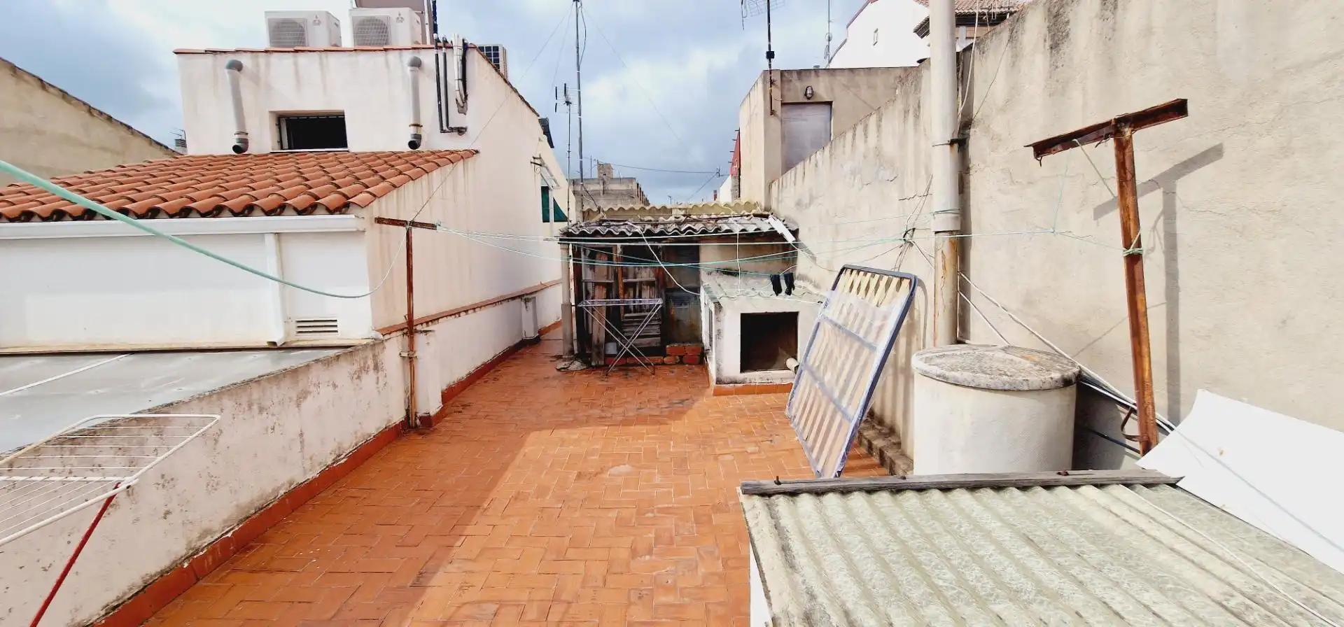 Buildings for sale in Ensanche - Parque del Oeste