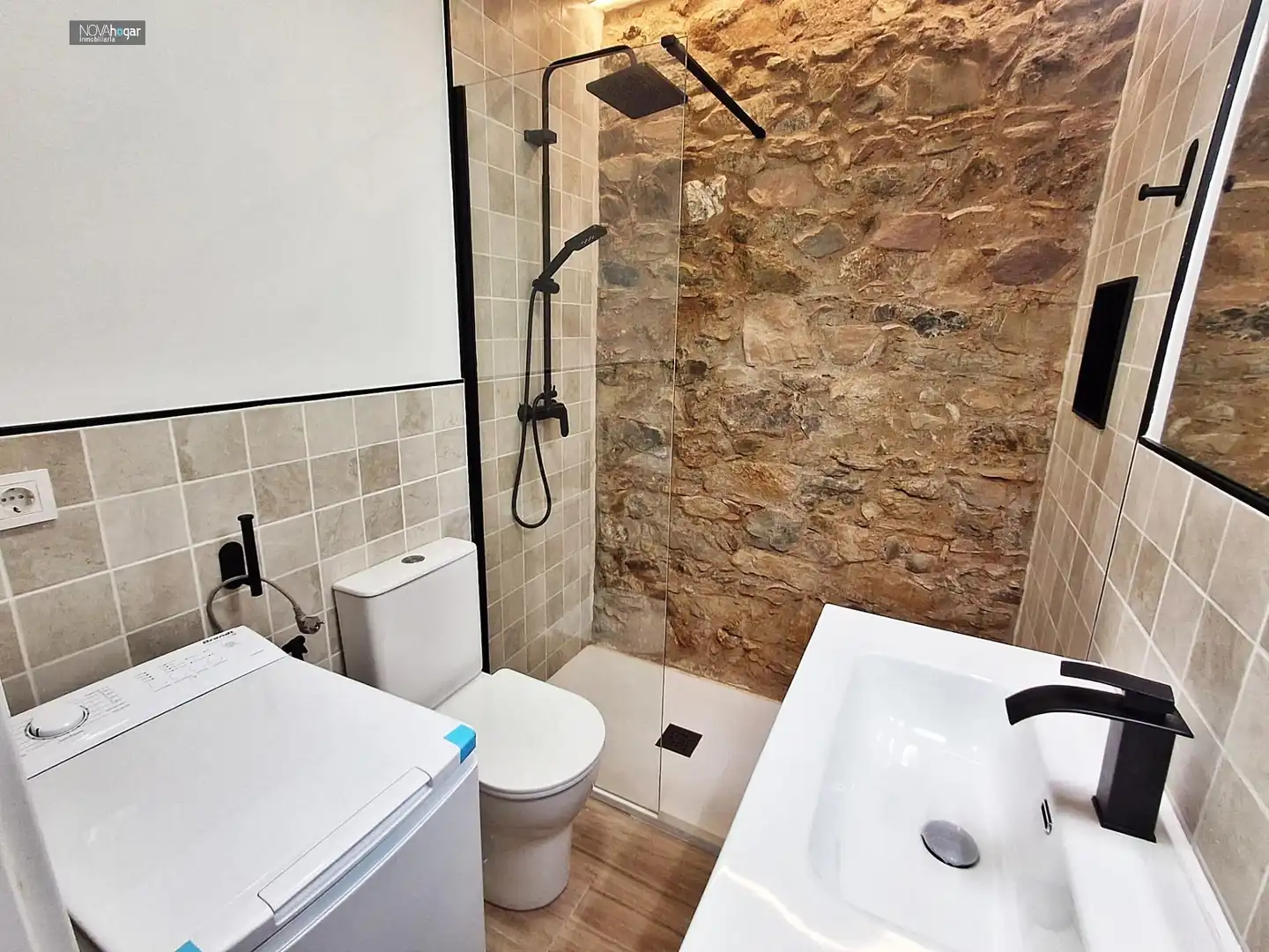 Badezimmer von Wohnung zur Miete in Málaga mit Klimaanlage, Heizung und Möbliert