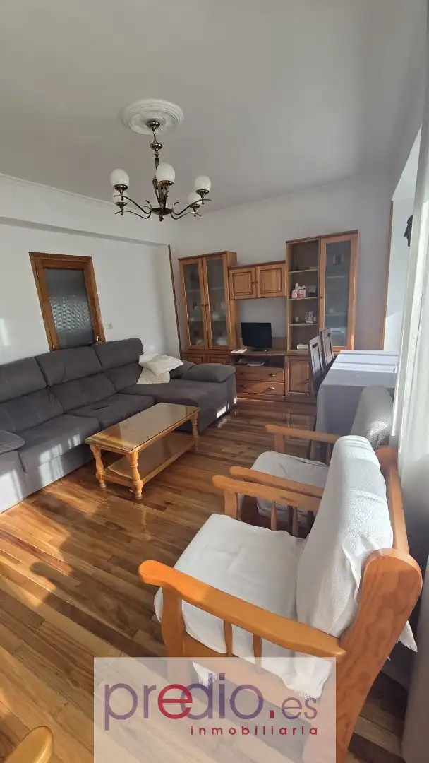 Sala d'estar de Pis en venda en Lugo amb Calefacció, Parquet i Traster