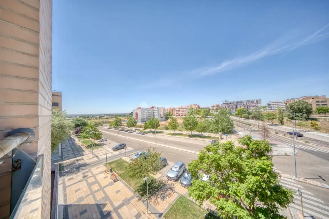 Vista exterior de Pis en venda en Arroyo de la Encomienda amb Calefacció, Terrassa i Moblat