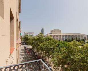 Vista exterior de Apartament en venda en  Barcelona Capital amb Aire condicionat i Balcó