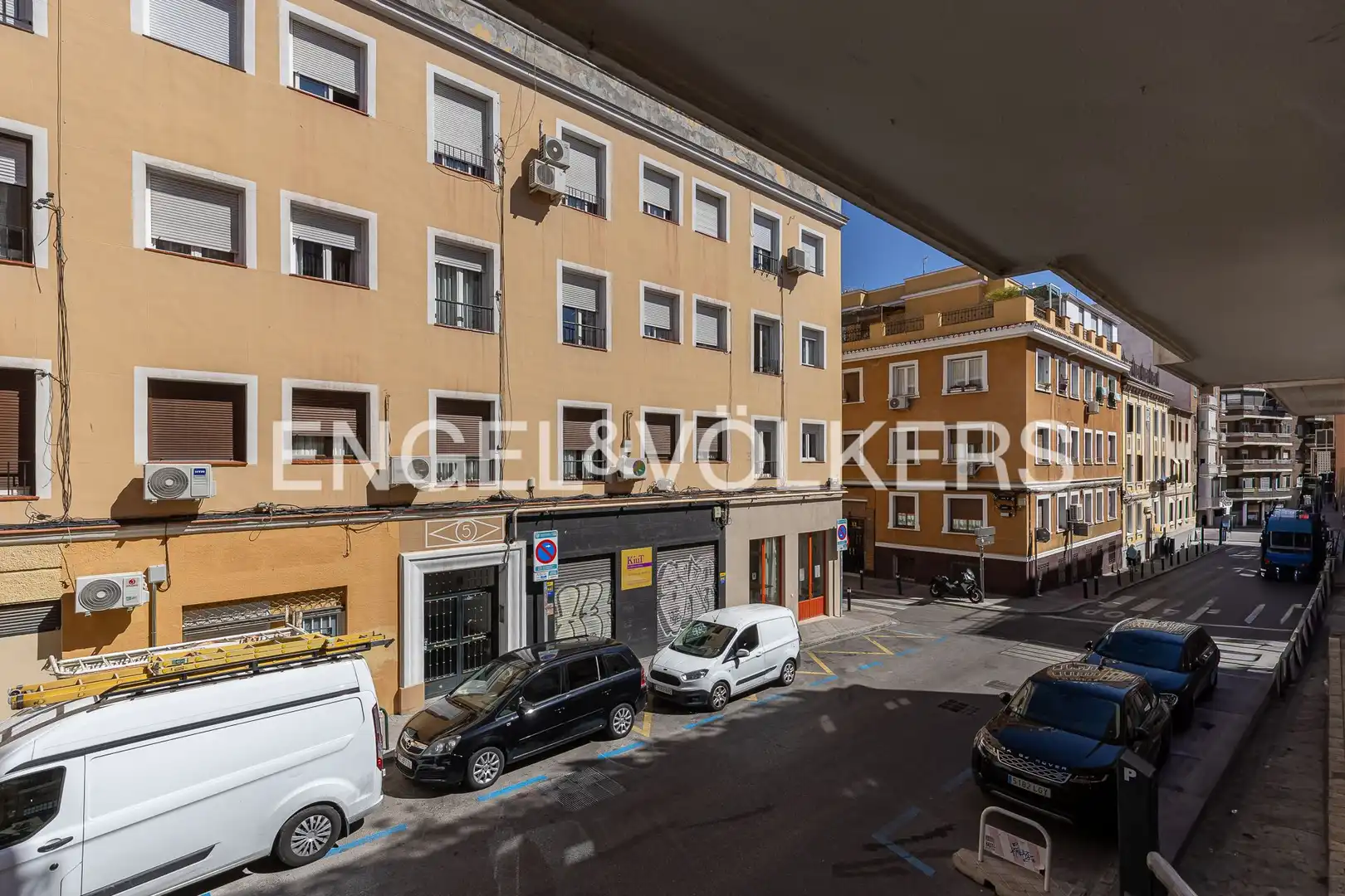 Außenansicht von Maisonette zum Verkauf in Madrid mit Klimaanlage, Heizung und Terrasse