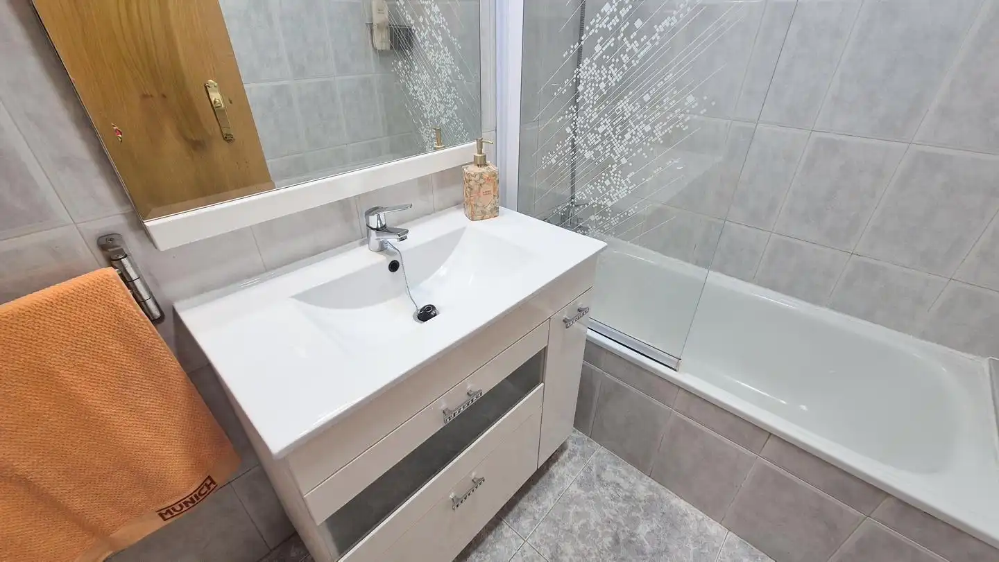 Flat for rent in Plaza Crevillente - Antiguos Juzgados - El Asilo