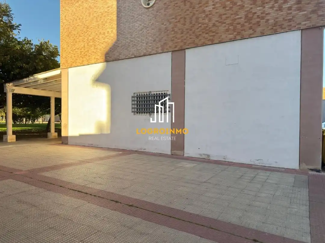 Außenansicht von Geschaftsraum zum Verkauf in  Logroño