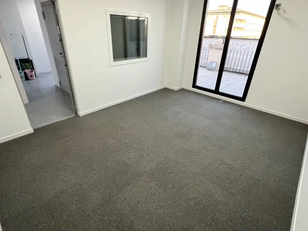 Büro zum Verkauf in Aranjuez mit Klimaanlage, Heizung und Terrasse