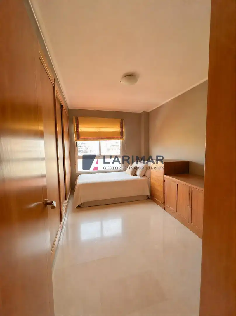 Habitación de Apartamento en venta en Alicante / Alacant con Aire acondicionado, Jardín privado y Terraza