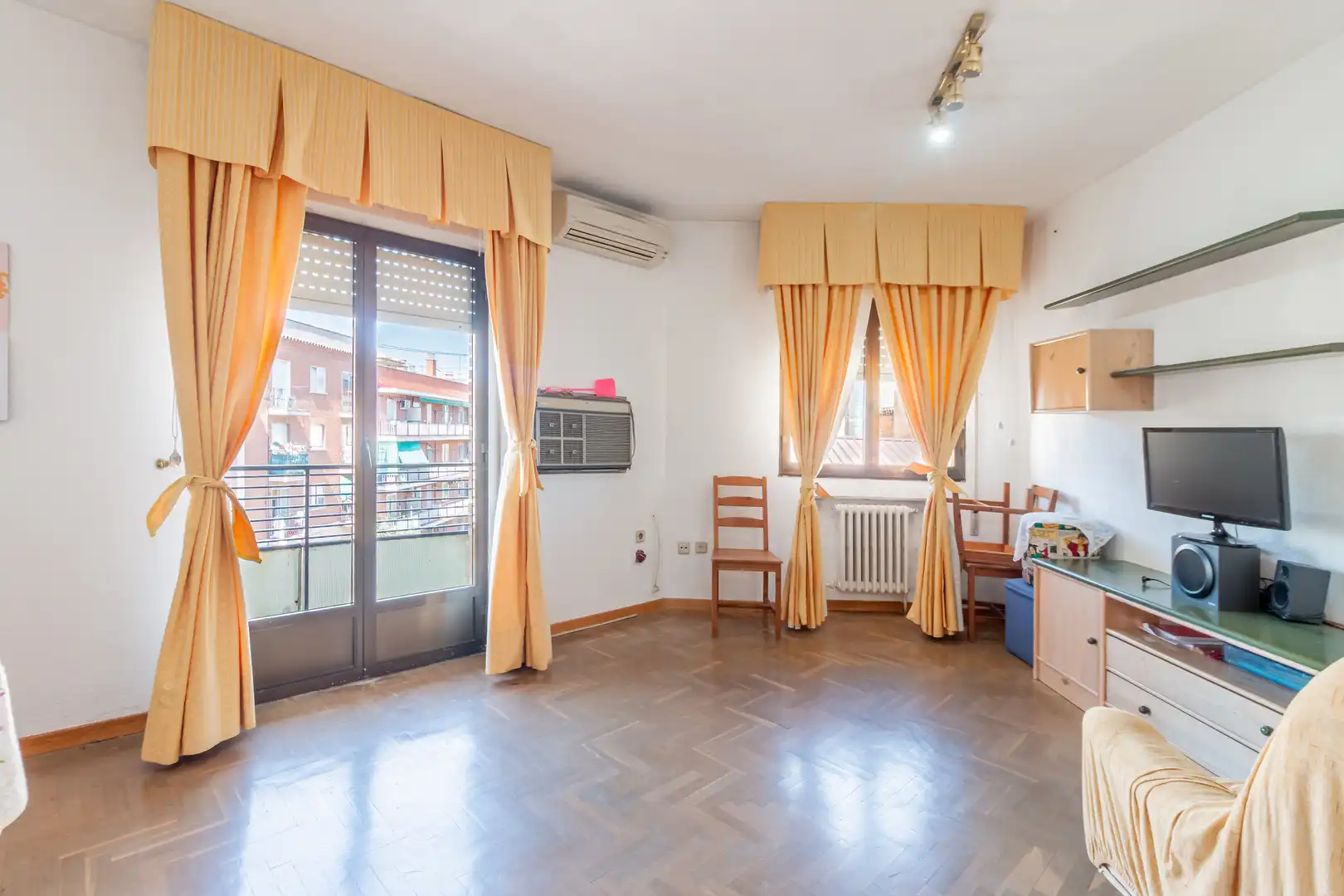 Wohnzimmer von Wohnung zum Verkauf in Madrid mit Heizung und Terrasse
