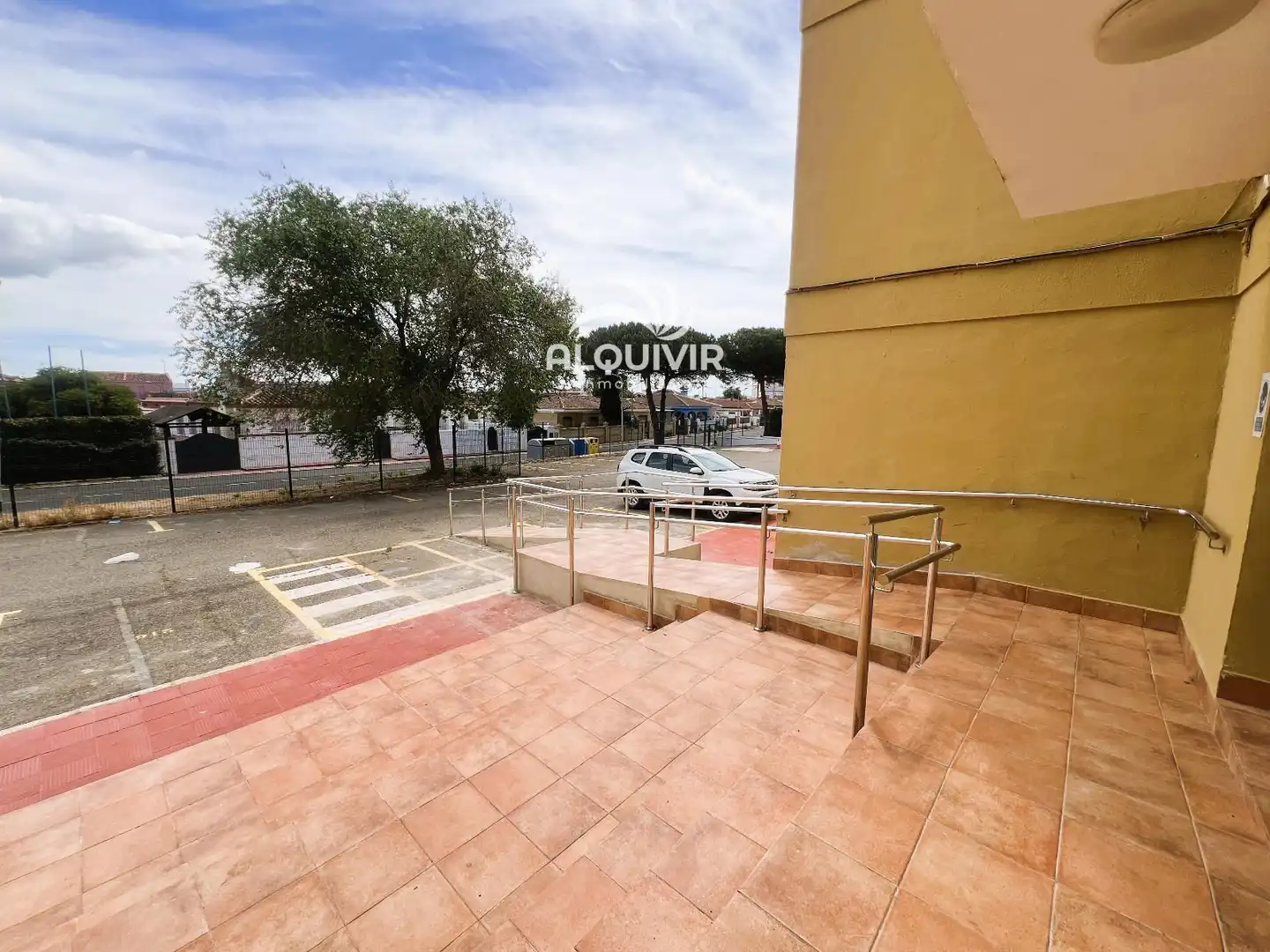 Parking de Piso en venta en Almonte con Terraza, Piscina y Amueblado