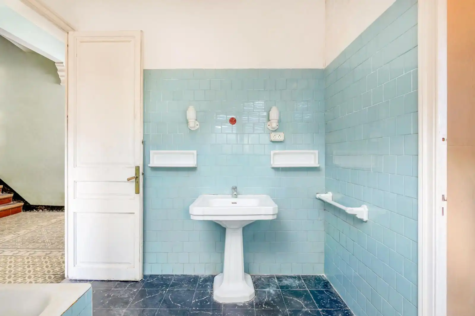 Baño de Casa o chalet en venta en Sant Feliu de Llobregat con Calefacción, Jardín privado y Terraza