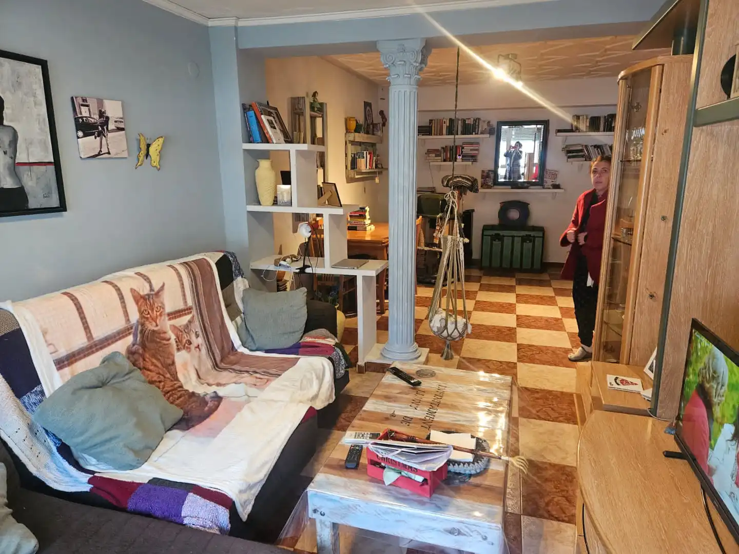 Flat for sale in Ador  with Air Conditioner, Storage room and Oven