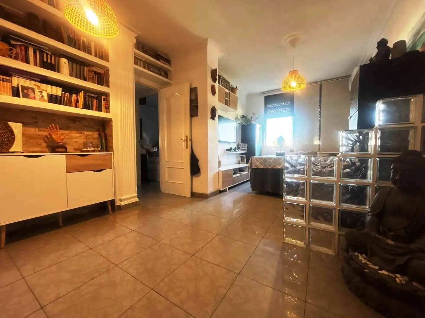 Wohnzimmer von Wohnung zum Verkauf in Gines mit Klimaanlage und Gemeinschaftspool