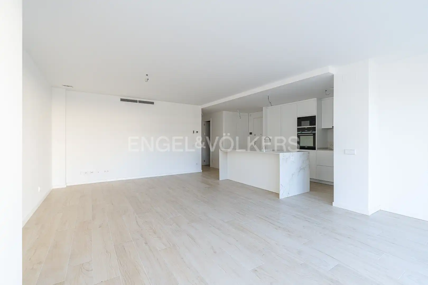 Wohnzimmer von Wohnung zur Miete in La Moraleja mit Klimaanlage, Heizung und Privatgarten