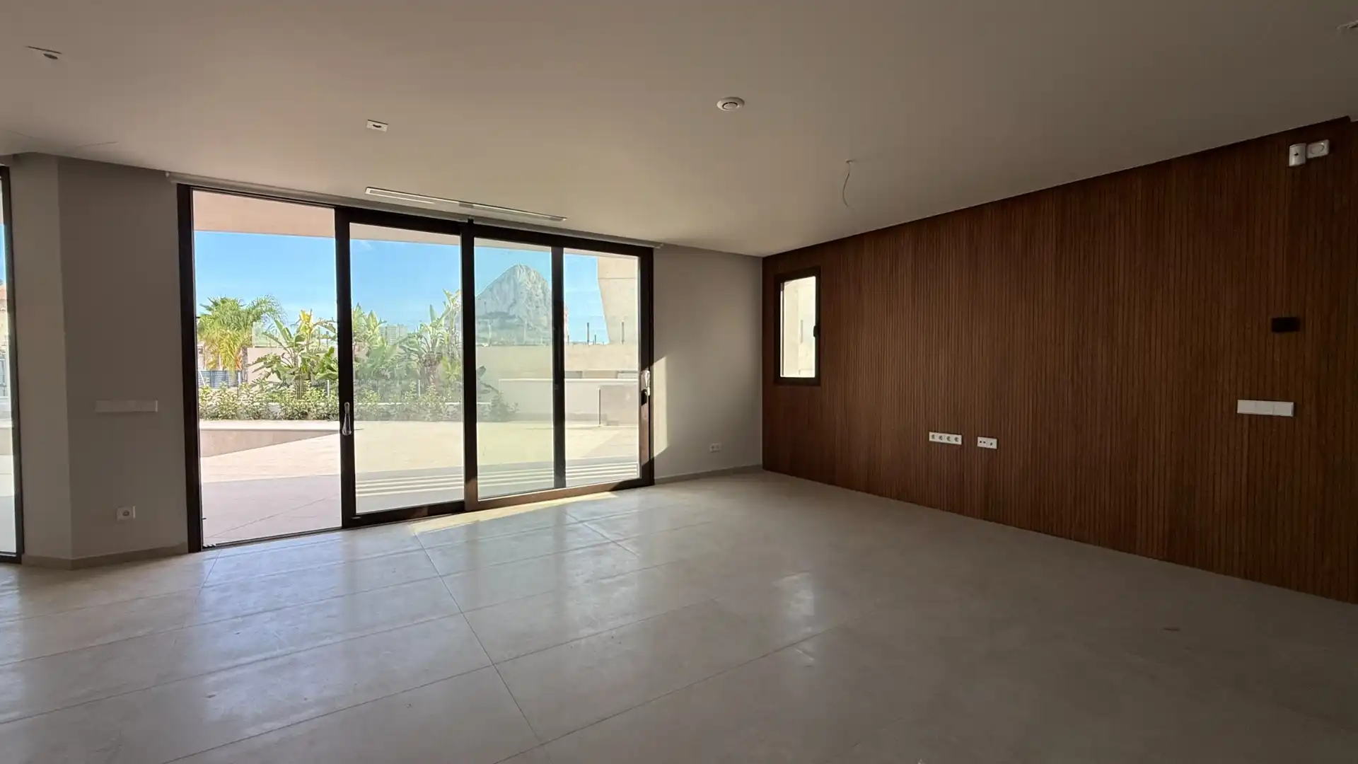 Sala d'estar de Casa o xalet en venda en Calpe / Calp amb Aire condicionat, Calefacció i Jardí privat