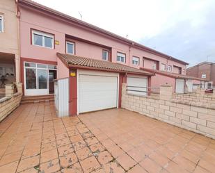 Exterior view of Single-family semi-detached for sale in Cogollos  with Heating, Private garden and Parquet flooring