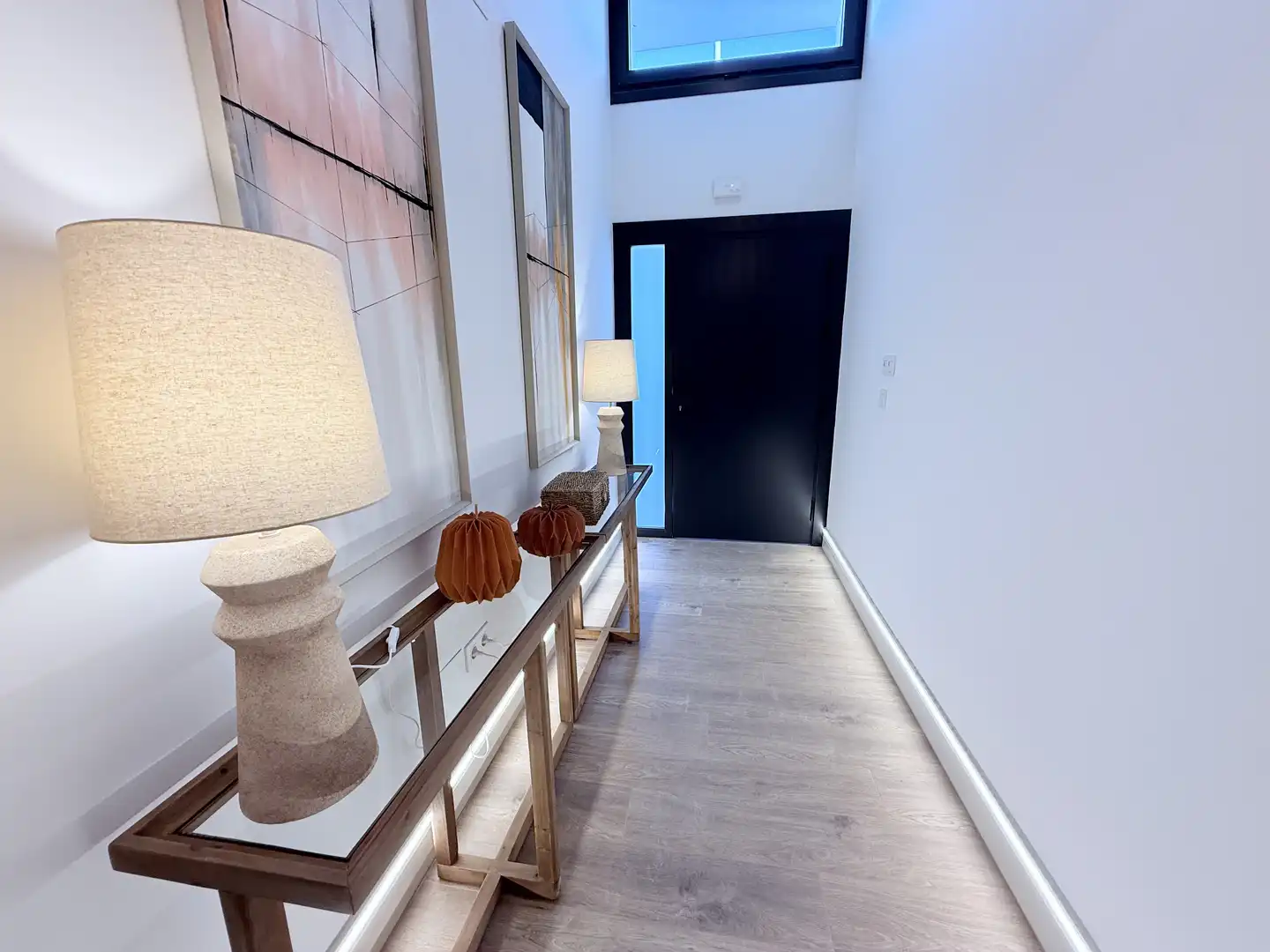 Einfamilien-Reihenhaus zum Verkauf in Málaga mit Privatgarten, Balkon und Gemeinschaftspool