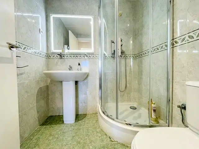 Baño de Piso en venta en Salou con Aire acondicionado, Jardín privado y Terraza