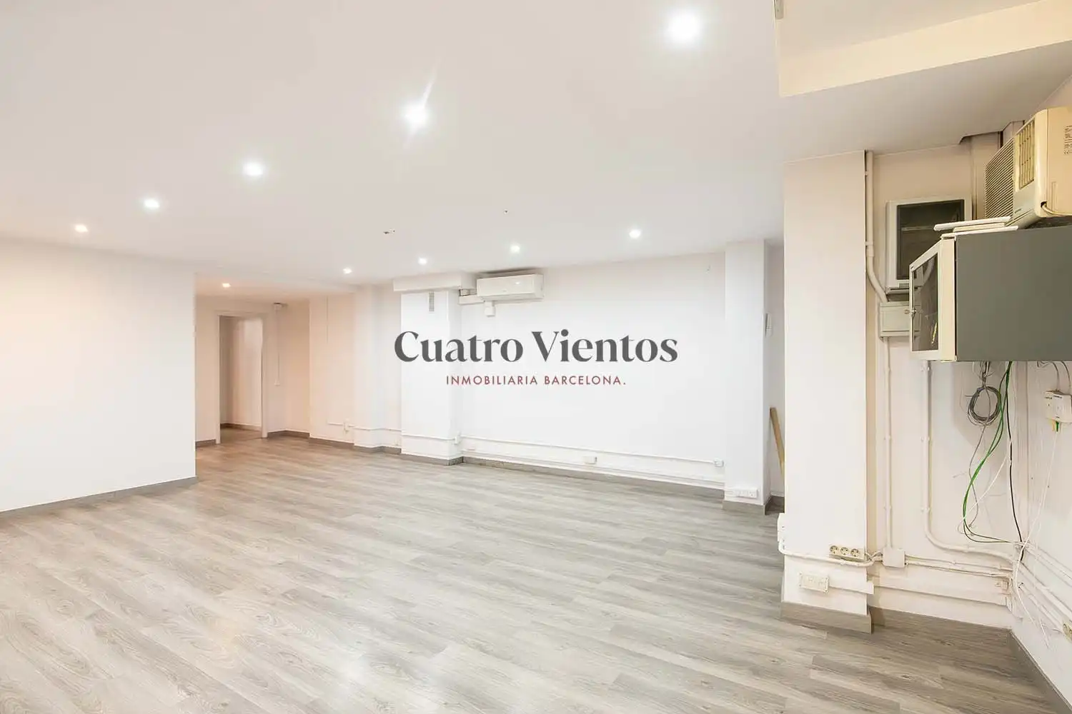 Office for sale in Barcelona  with Air Conditioner and Heating