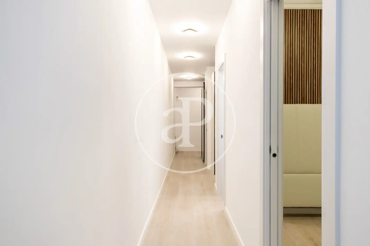 Wohnung zum Verkauf in Barcelona mit Klimaanlage, Heizung und Möbliert