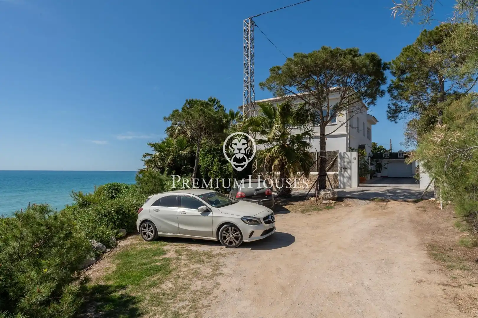 Houses for sale in Vilanova i la Geltrú  with Air Conditioner, Heating and Private garden