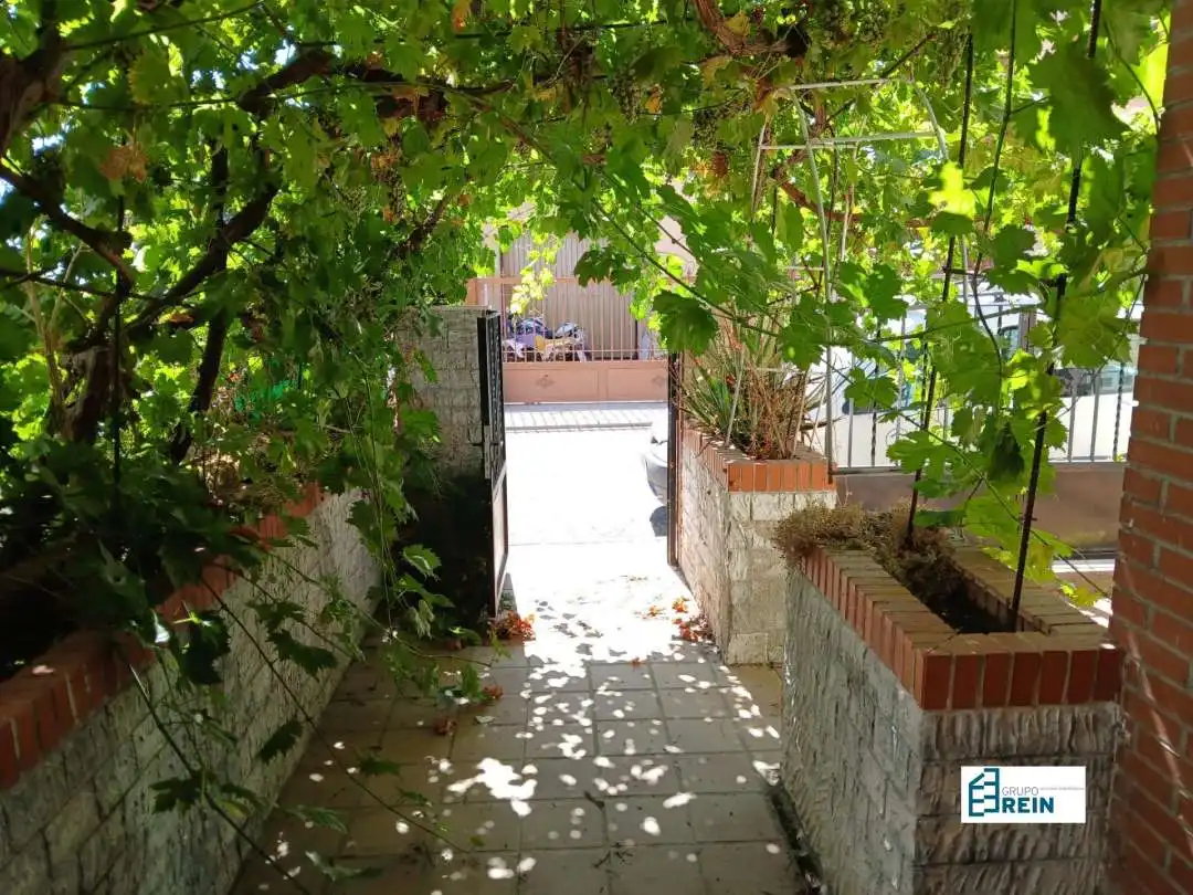 Terrassa de Casa adosada en venda en Esquivias amb Calefacció, Terrassa i Piscina
