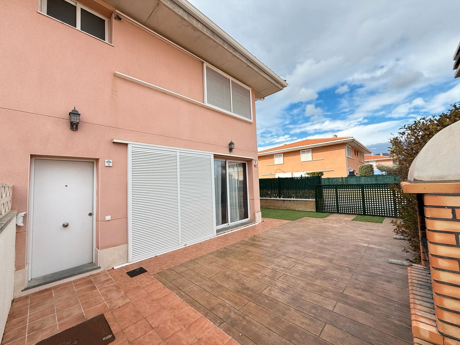Exterior view of Single-family semi-detached for sale in Mont-roig del Camp  with Air Conditioner, Private garden and Swimming Pool