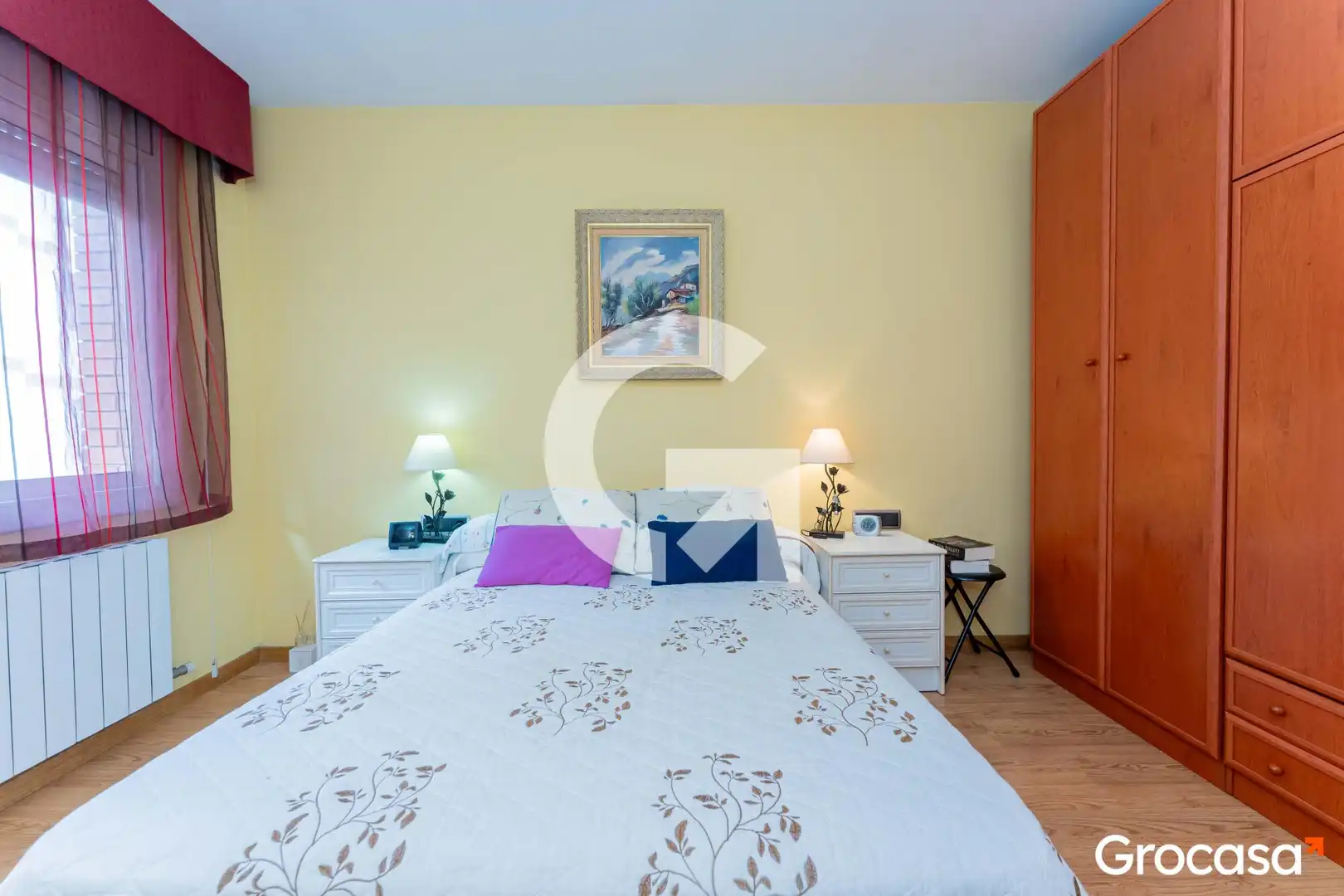 Habitación de Casa adosada en venta en Cornellà de Llobregat con Aire acondicionado, Calefacción y Trastero
