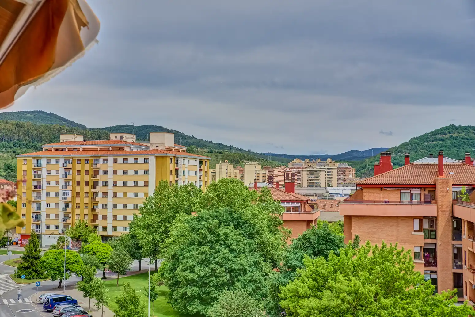 Vista exterior de Piso en venta en Burlada / Burlata con Calefacción, Parquet y Terraza