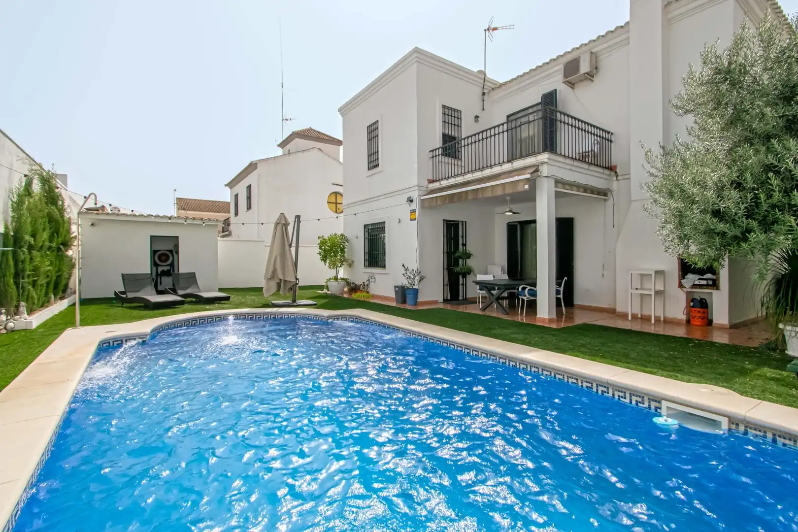 Piscina de Casa o xalet en venda en Burguillos amb Aire condicionat, Jardí privat i Terrassa