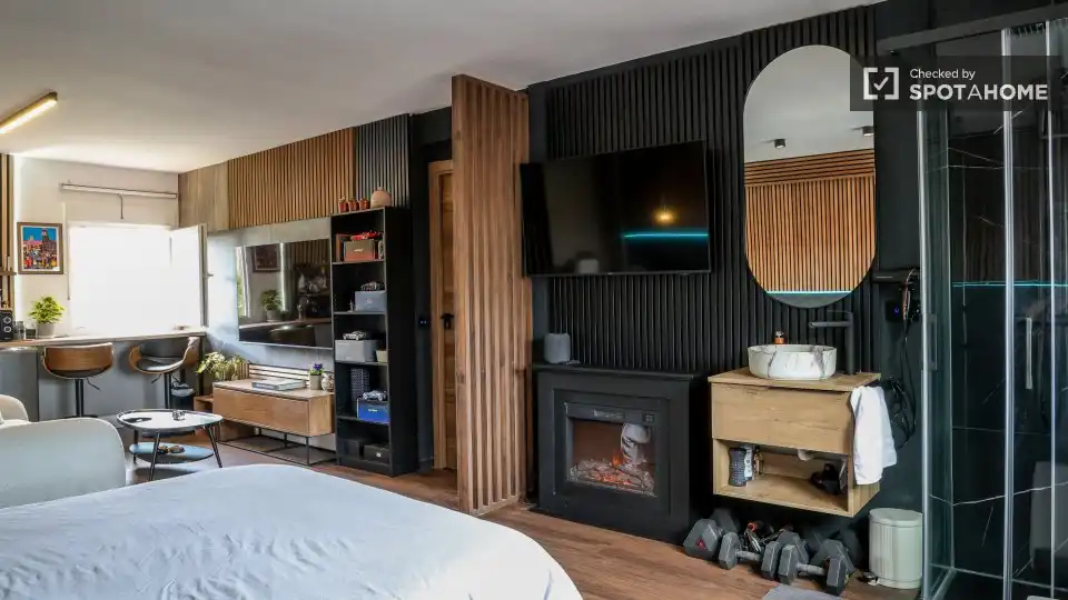 Room in Lucero
