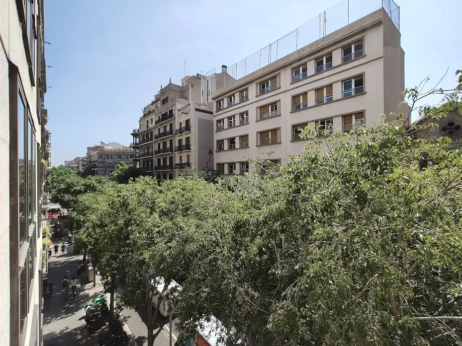 Ufficio con ascensore in affitto a Carrer de València