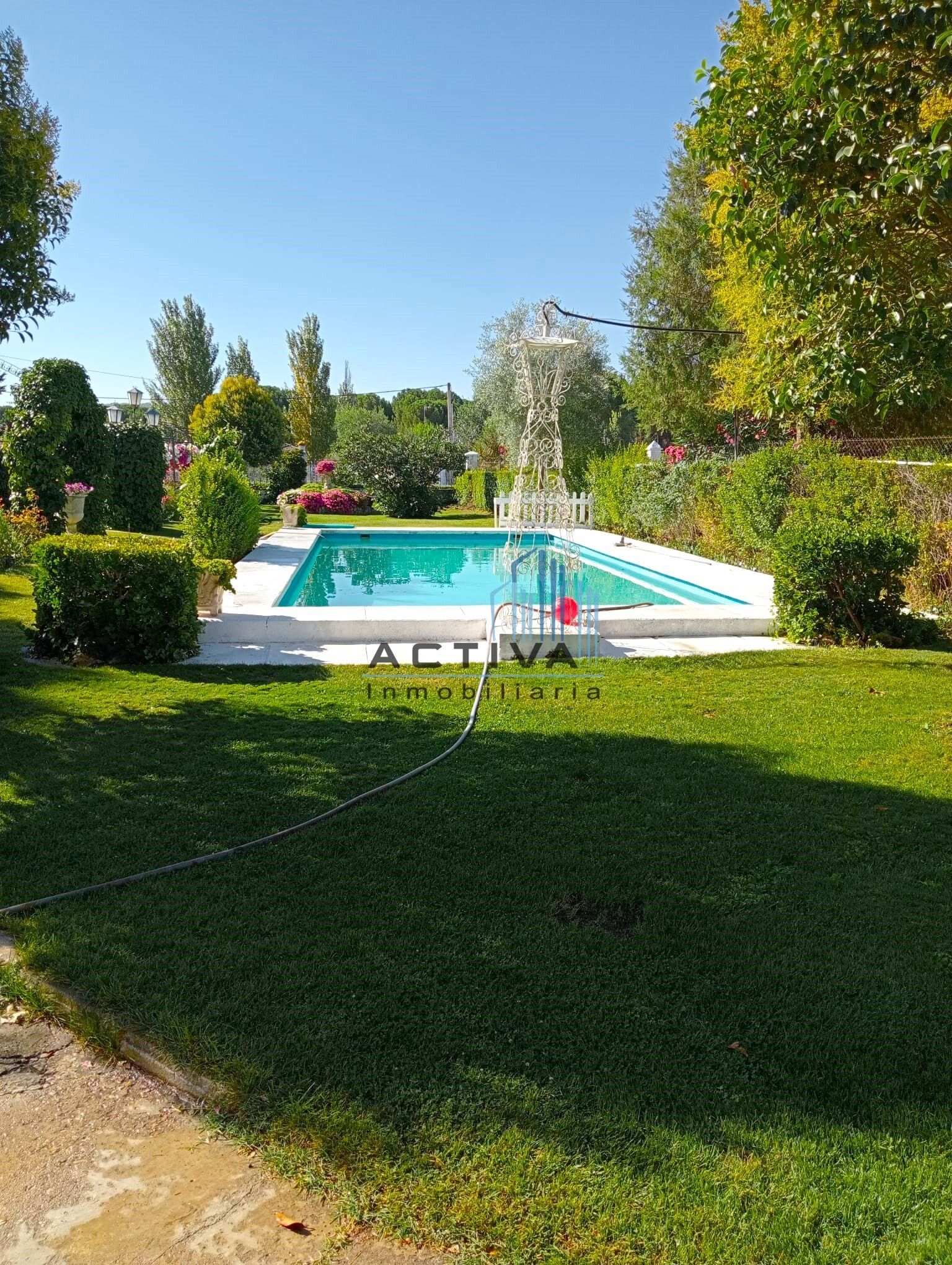 Piscina de Casa o xalet en venda en Traspinedo amb Calefacció, Jardí privat i Traster