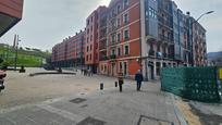 Vista exterior de Pis en venda en Bilbao  amb Calefacció i Balcó