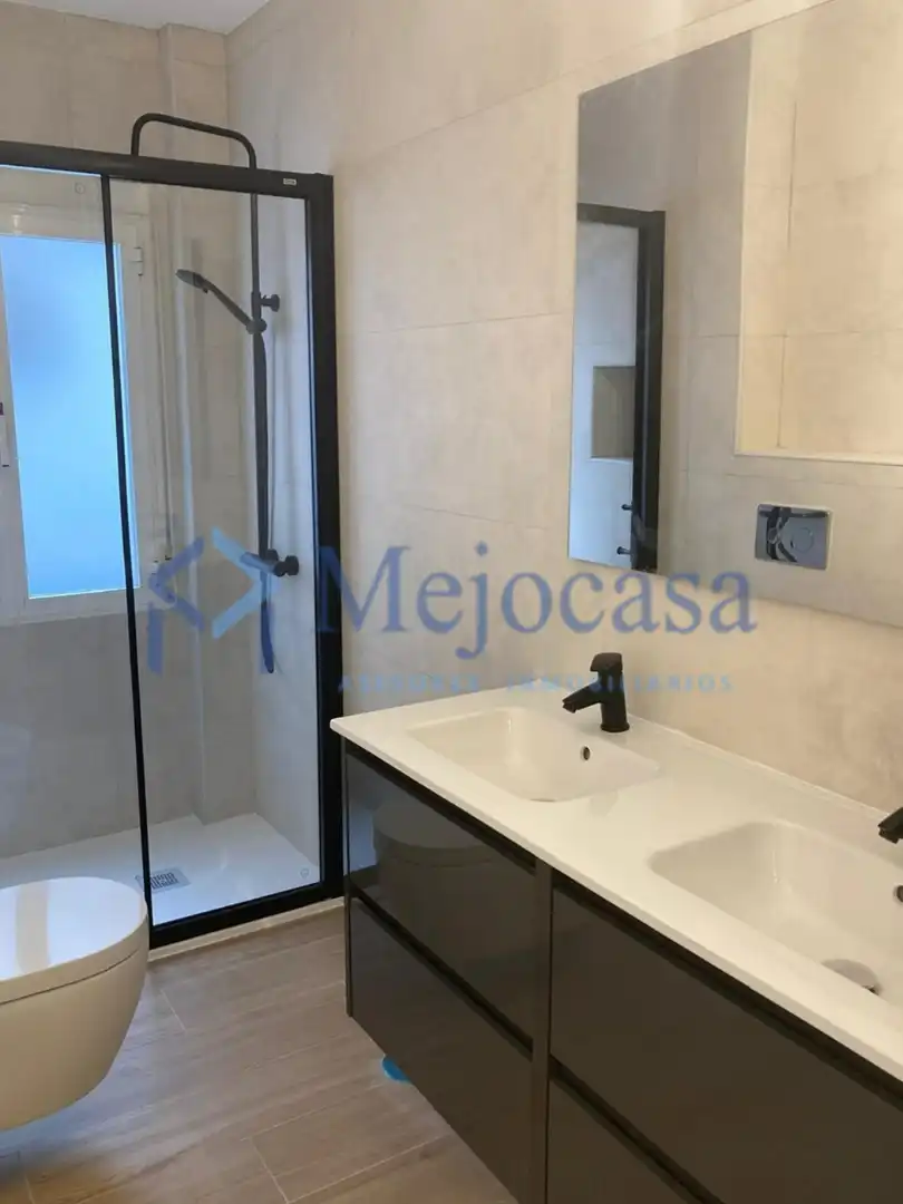 Baño de Piso en venta en Madrid con Aire acondicionado y Calefacción