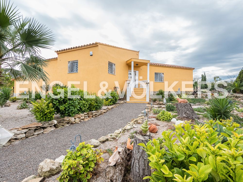 Exterior view of House or chalet for sale in Càlig  with Air Conditioner, Heating and Storage room