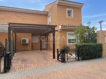 Bungalow con piscina en venta en Avenida BALCON DE PONOIG