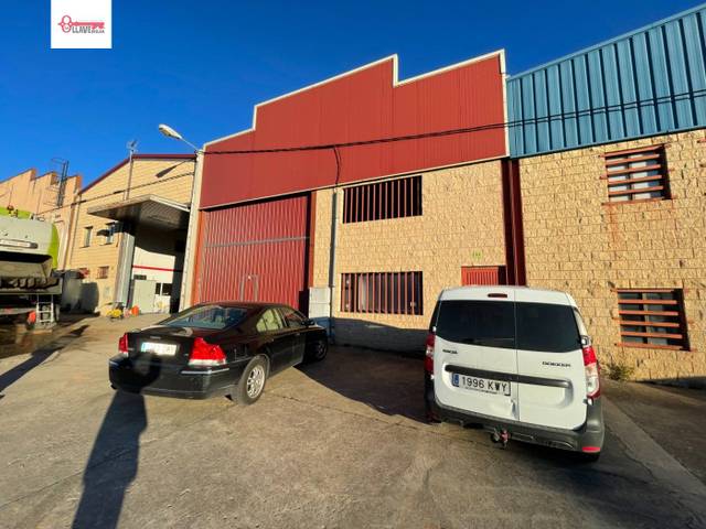 Nave industrial en Venta en Calle ALBILLO en Villalmanzo