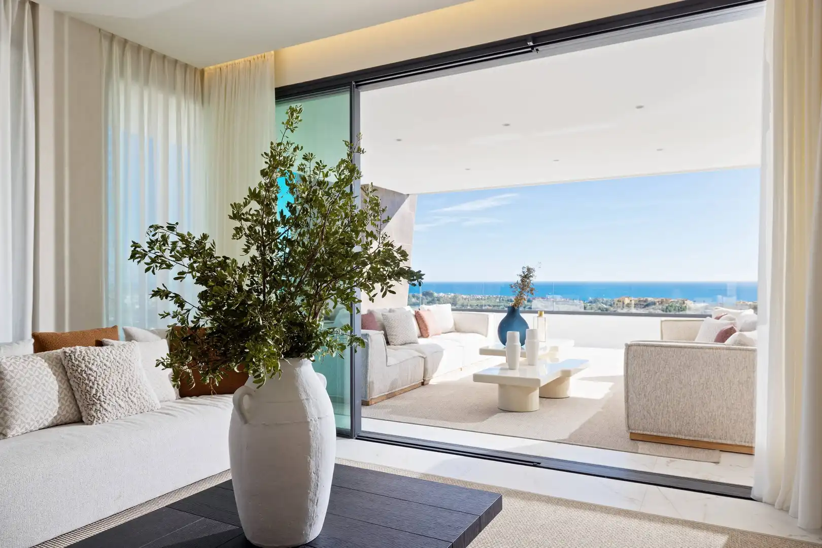 Living room of Attic for sale in Estepona  with Terrace, Storage room and Community pool