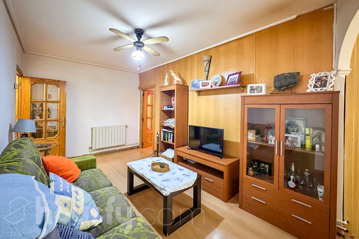 Living room of Flat for sale in  Madrid Capital  with Heating and Parquet flooring