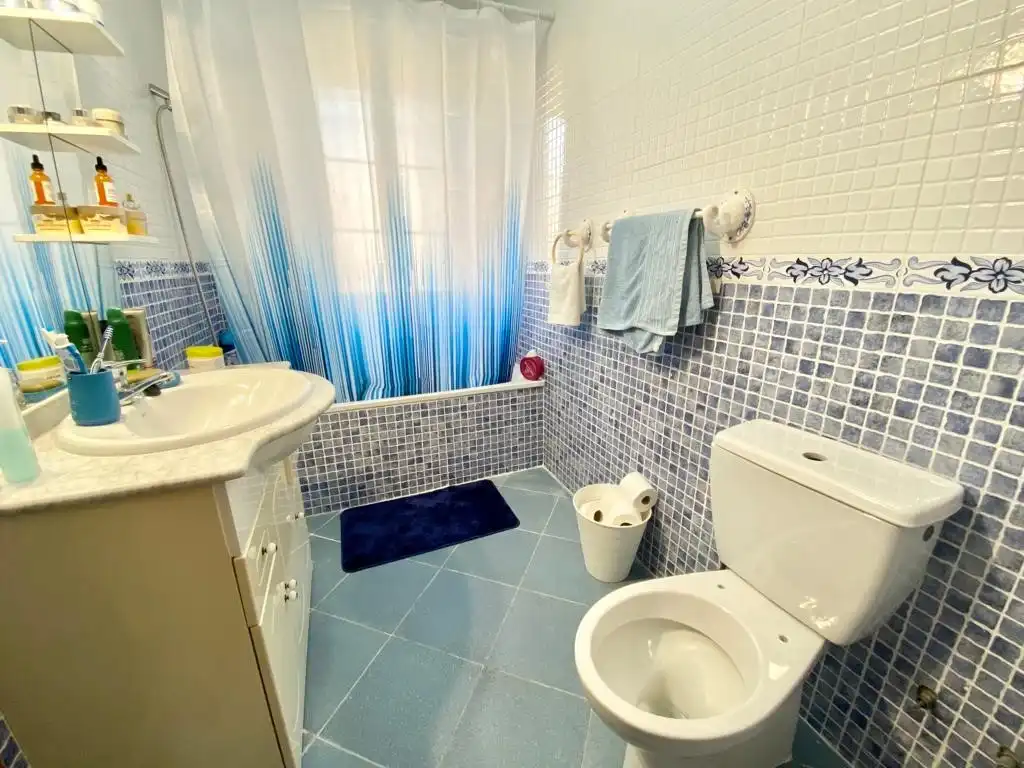 Baño de Casa o chalet de alquiler en Vélez-Málaga con Terraza y Internet