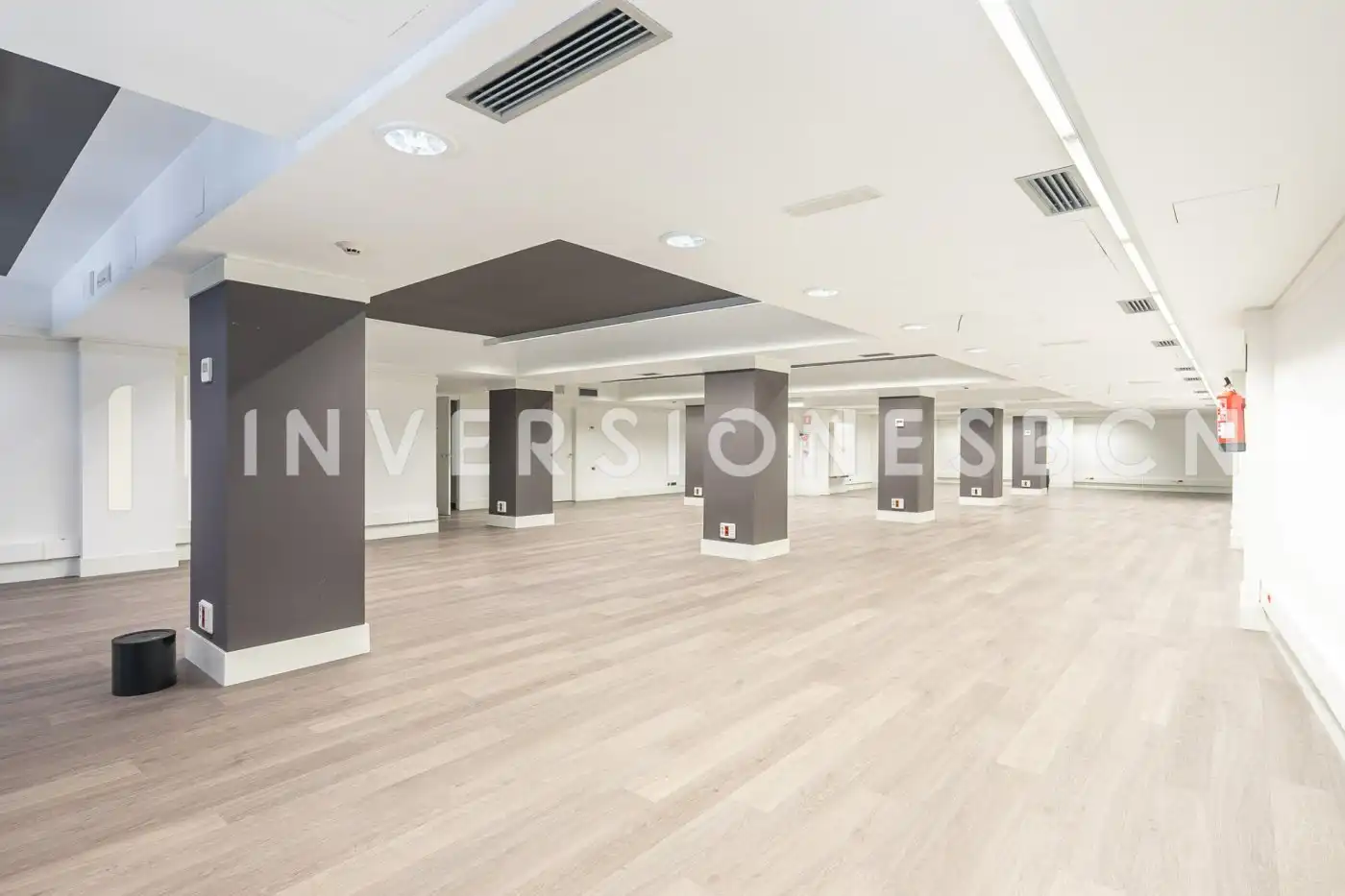 Local comercial de lloguer a Carrer Calabria, imagen 3