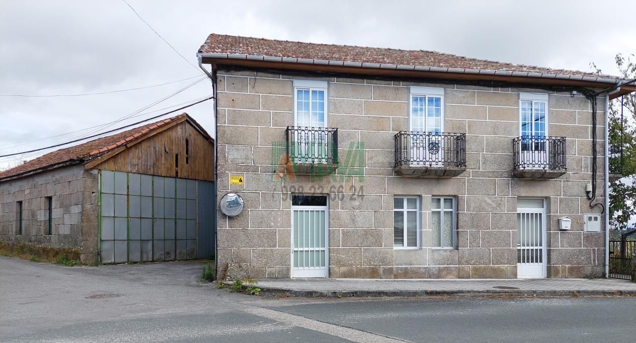 Vista exterior de Casa o xalet en venda en Vilamarín amb Jardí privat