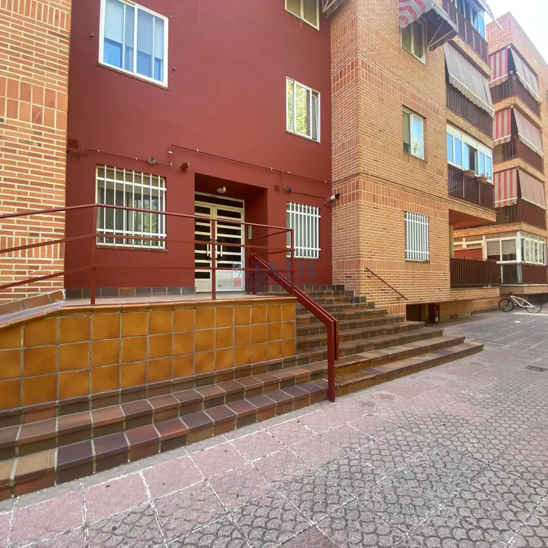 Exterior view of Flat for sale in Valdepeñas  with Air Conditioner, Heating and Terrace