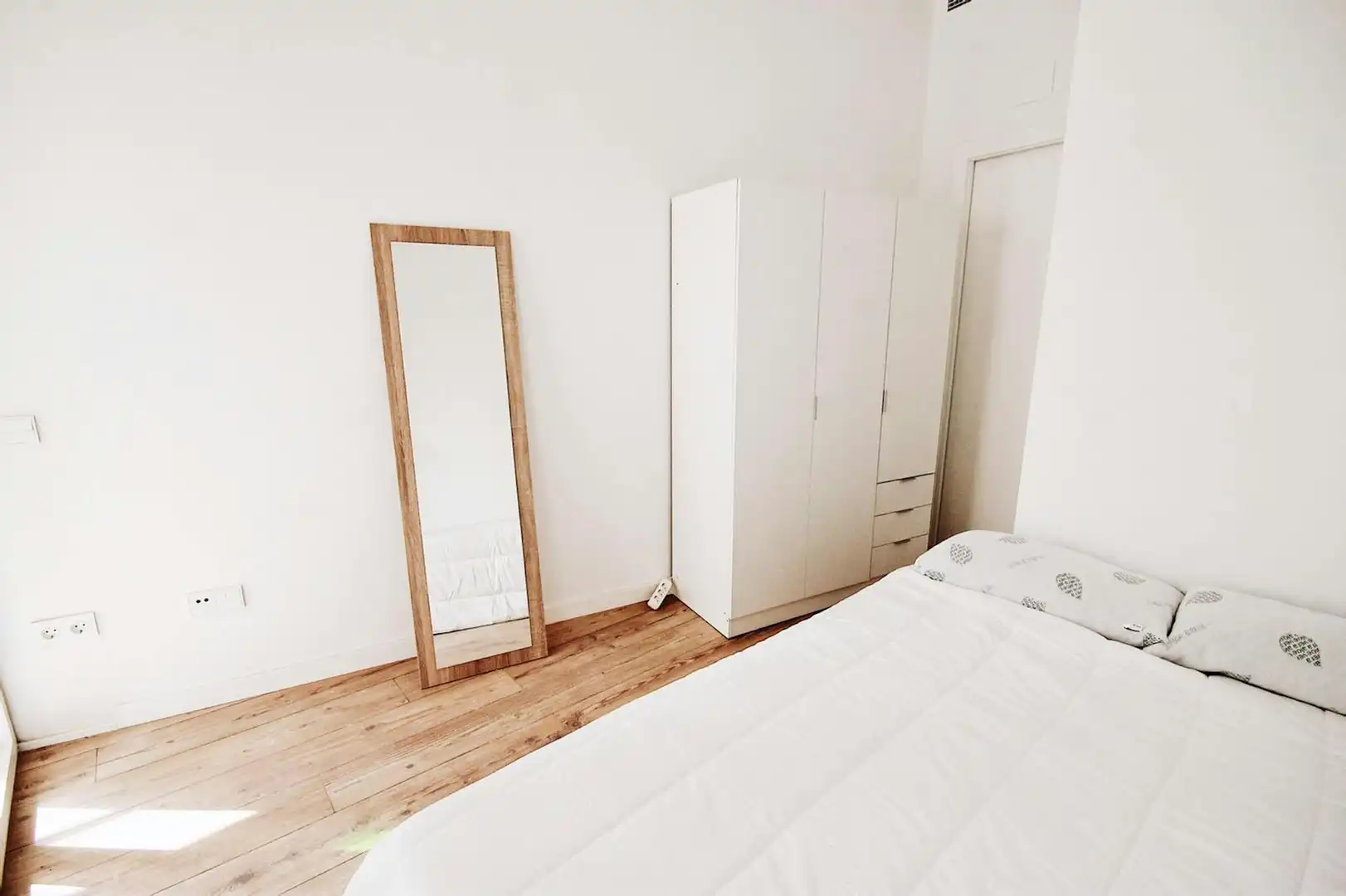 Schlafzimmer von Wohnung zur untervermieten in  Barcelona Capital mit Klimaanlage, Heizung und Möbliert