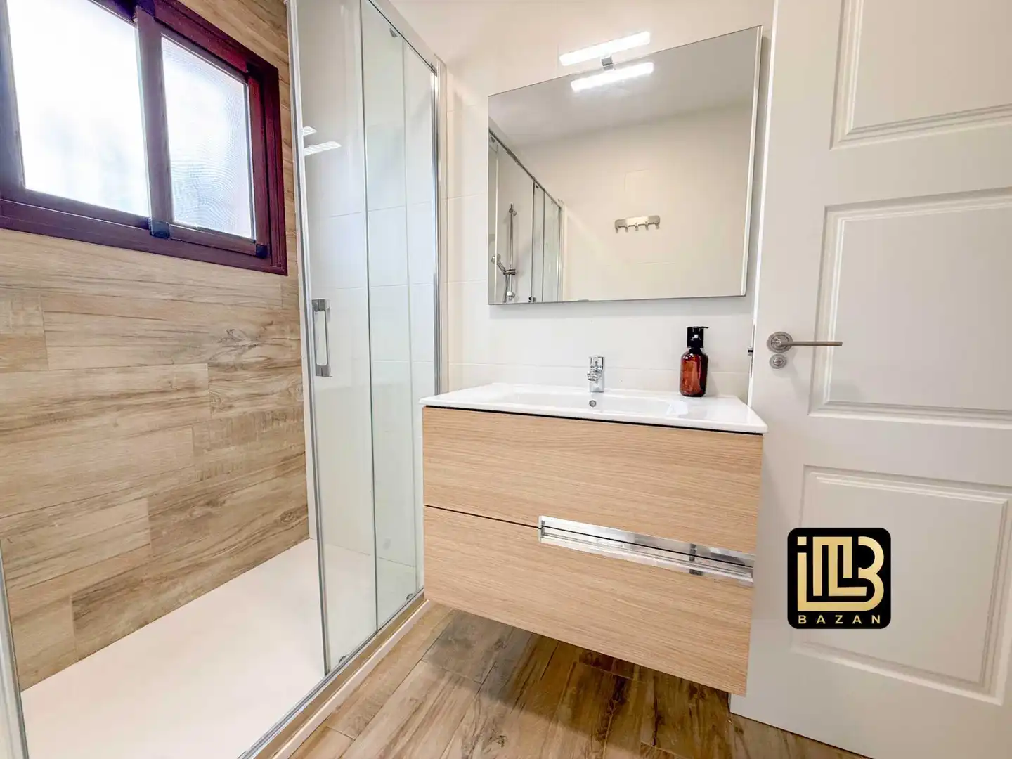 Badezimmer von Wohnung zum Verkauf in El Borge mit Klimaanlage, Heizung und Privatgarten