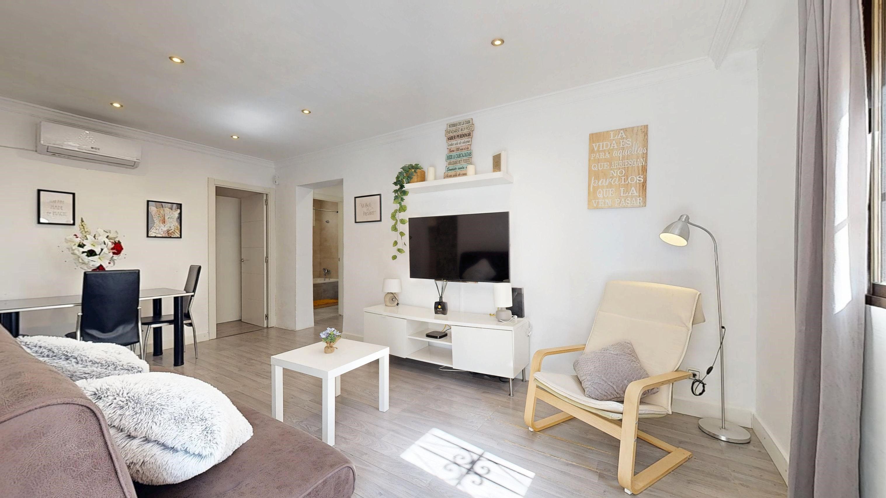 Living room of Apartment for sale in Marbella  with Parquet flooring and Alarm