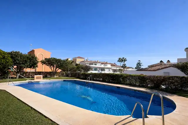 Swimming pool of Flat for rent in Mijas  with Air Conditioner, Heating and Terrace