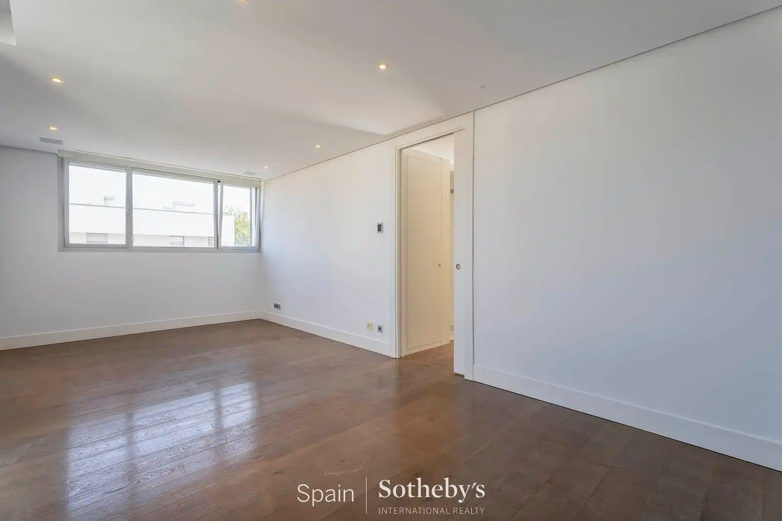 Casa adosada en venta en Madrid con Aire acondicionado, Calefacción y Jardín privado