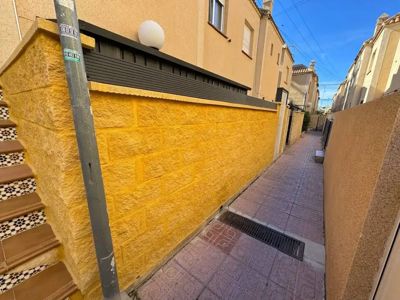 Vista exterior de Dúplex en venda en Torrevieja amb Aire condicionat, Piscina i Balcó